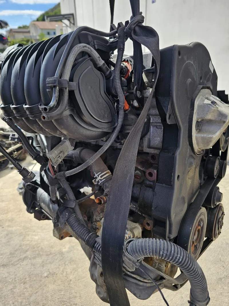 Motore Peugeot 206 1.6 2004 NFU -usato - in buone condizioni