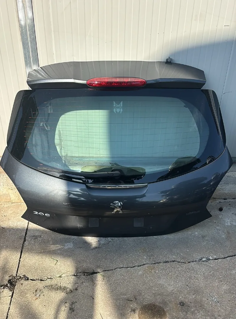Portellone posteriore Peugeot 208 anno 2015 - usato - in perfette condizioni 