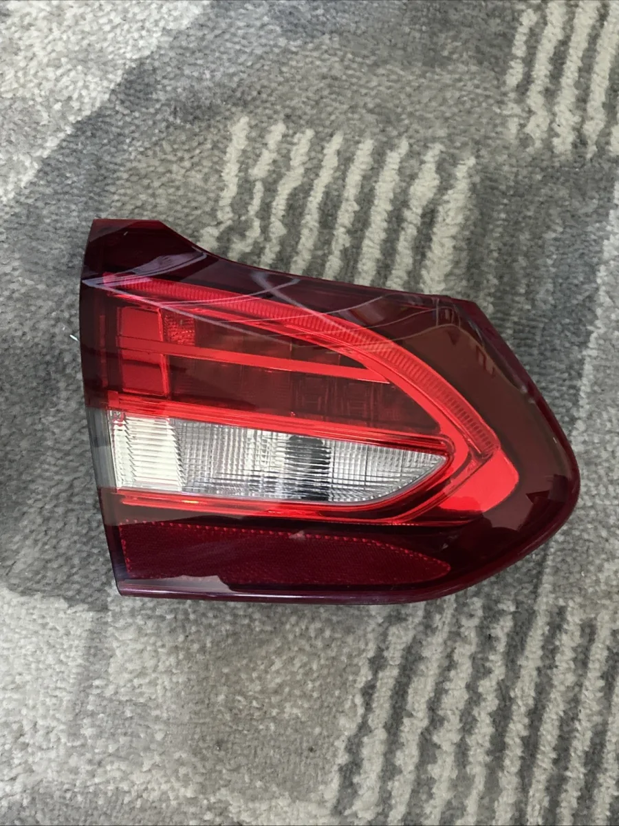 FANALE POST  ITERNO SX PER MERCEDES CLASSE C W205 Mercedes-Benz