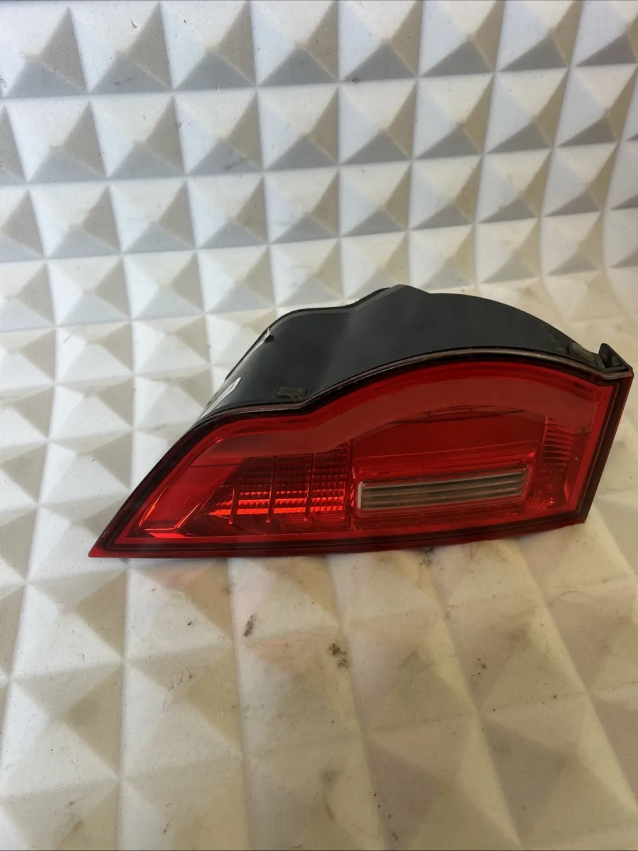 Fanale stop interno LH HK83-15K273-AA HK8315K273AA Jaguar F-Pace Jaguar