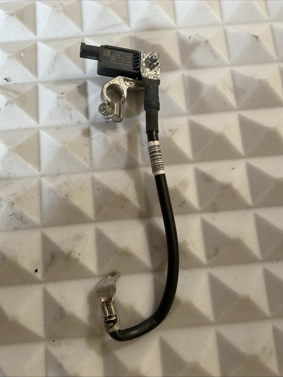 Terminale batteria / terminale distributore batteria H1BT-10C679-AD FORD PUMA II Ford