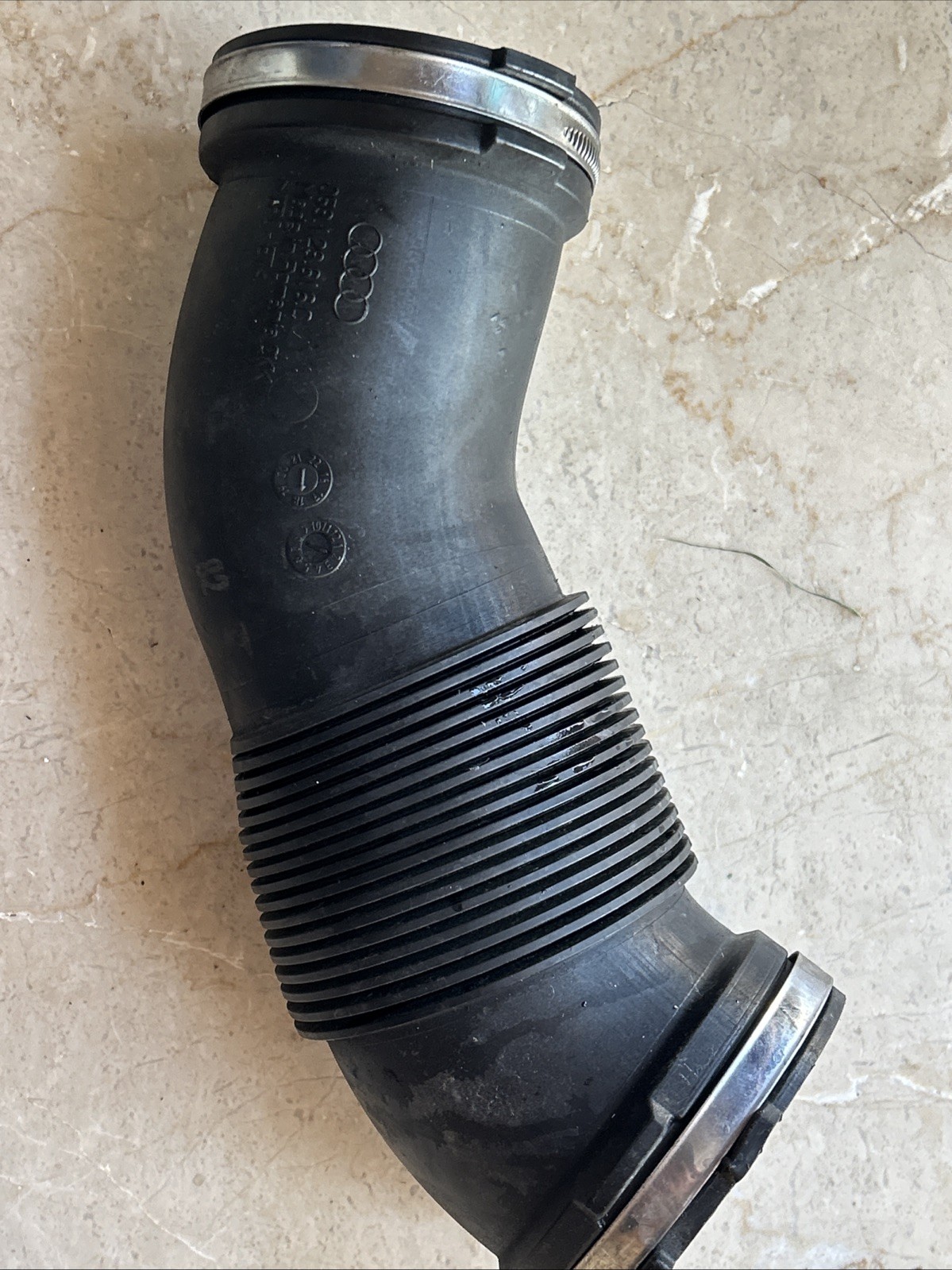 Tubo flessibile di aspirazione Audi 059129616C Audi