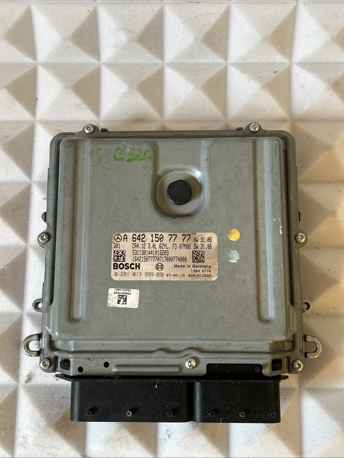 MERCEDES ECU 0281013999 A 642 150 77 77