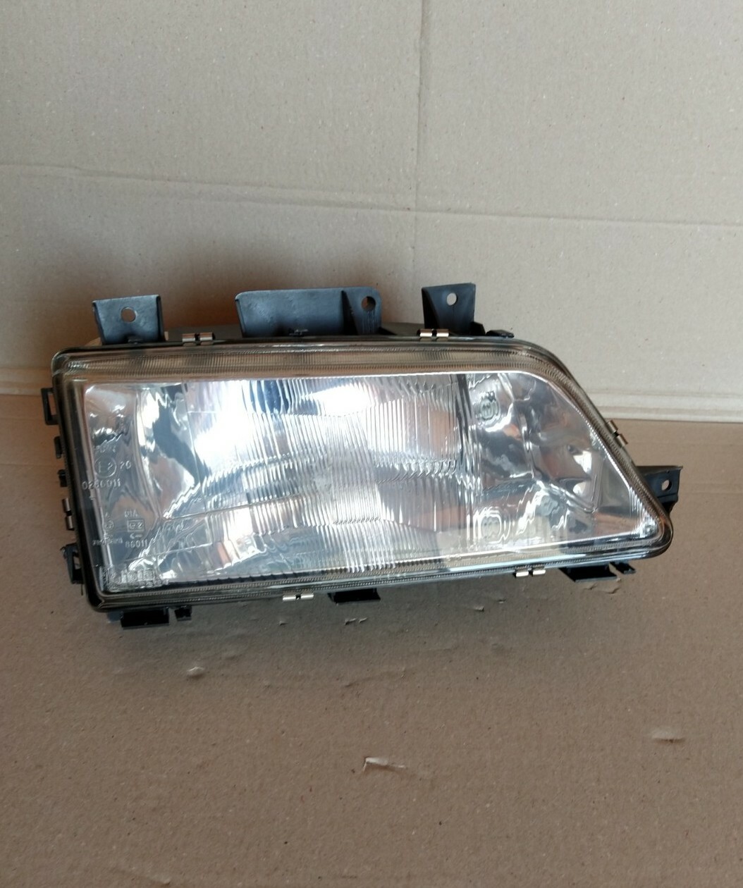 VALEO 085021 LV318  PROIETTORE ANT. DESTRO PEUGEOT 405 NUOVO ORIGINALE