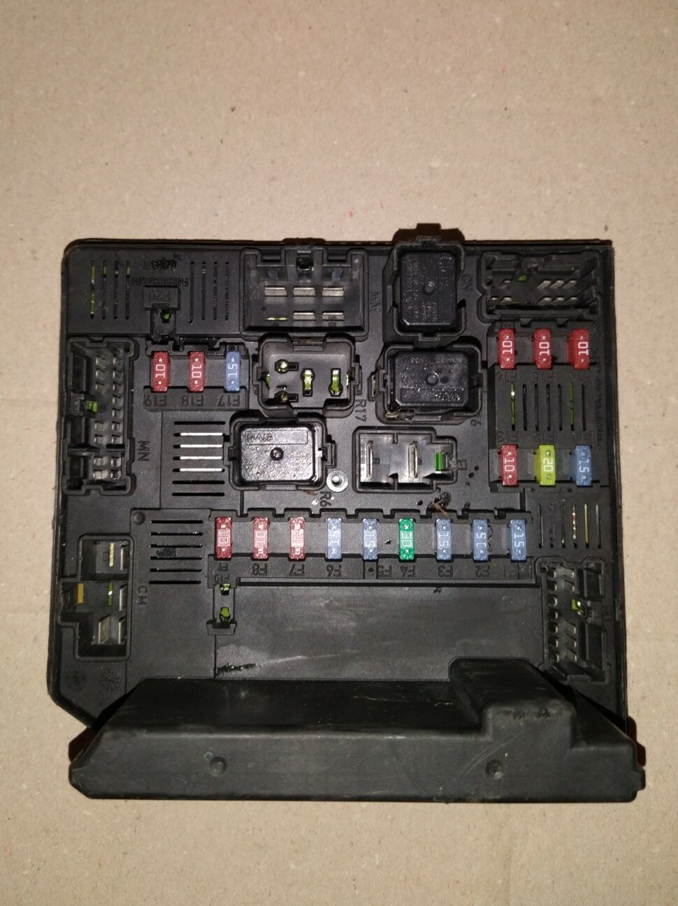 284B7 Nissan Qashqai 2.0 4X4 dCi M9R Scatola dei fusibili 284B7-JD000