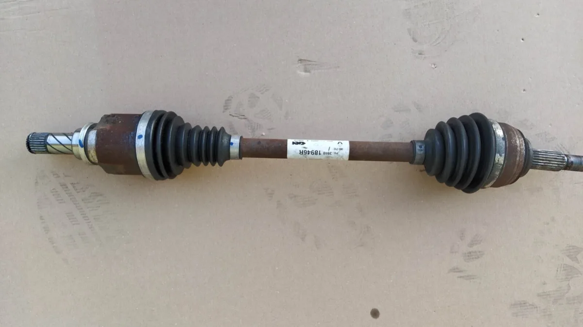 Dacia1.5 dCi 95 (K9K-872)(70kW) Semiasse Anteriore Sx 391018946R