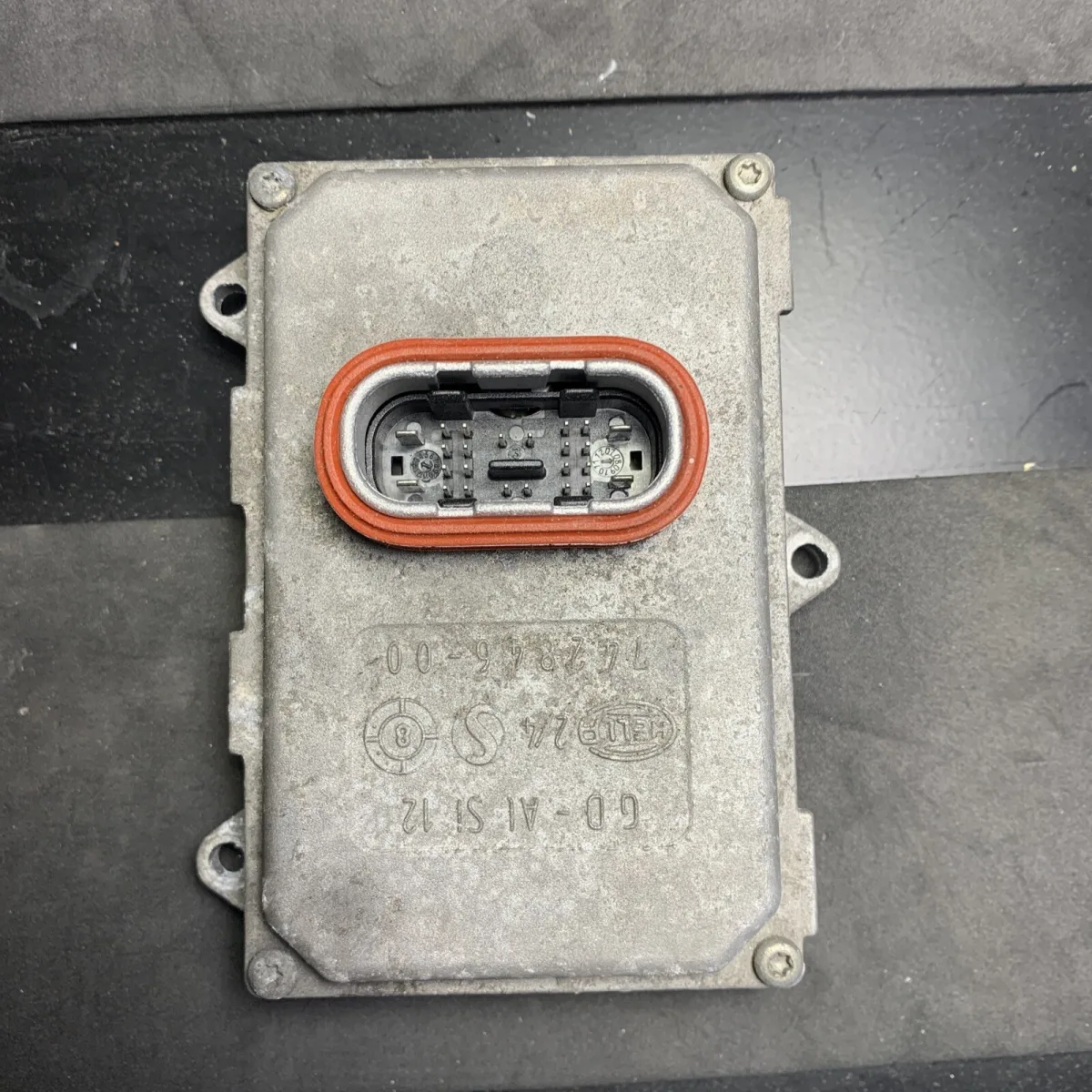 CENTRALINA MERCEDES FARI XENON  A0038205826 5DF008704-02 Mercedes-Benz usato