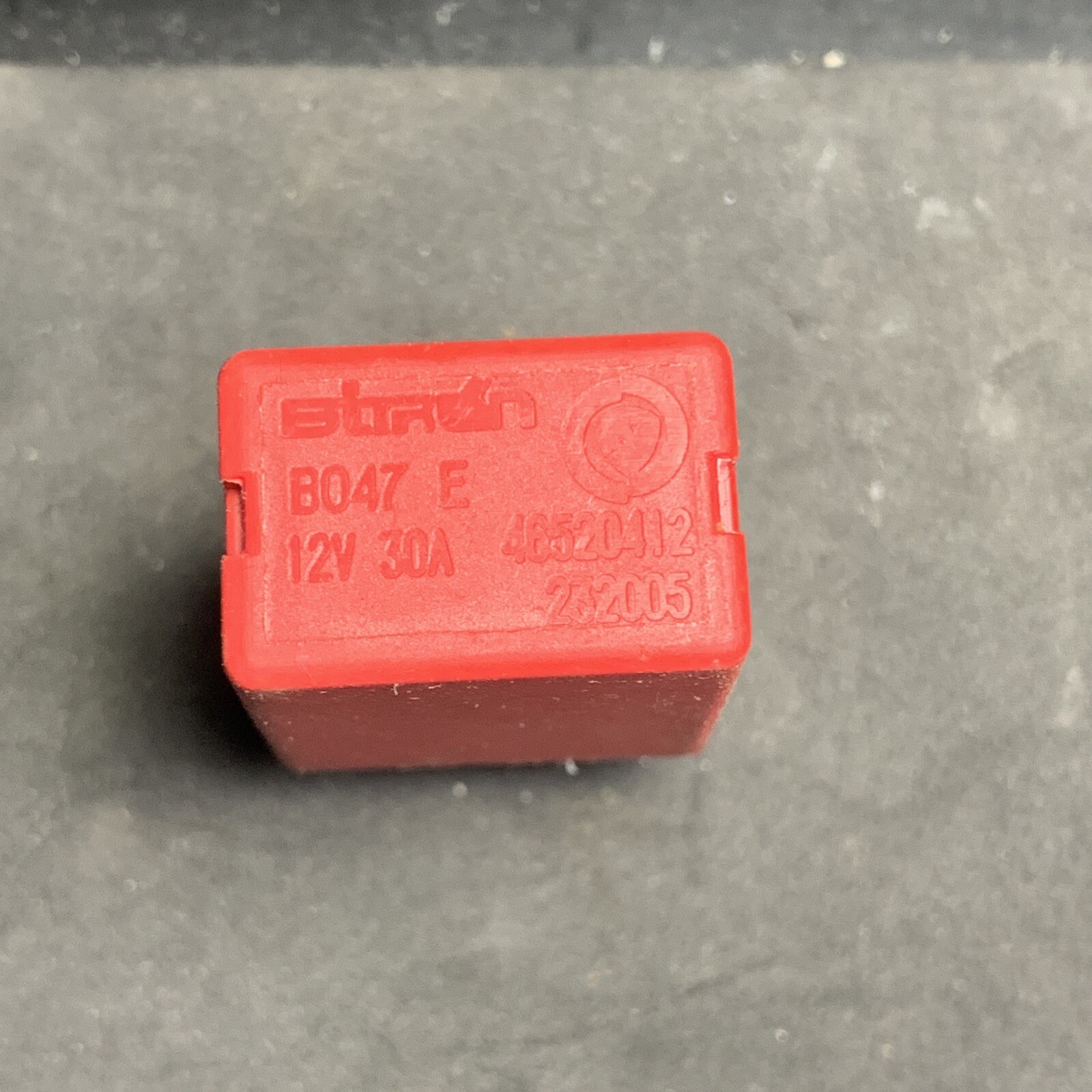 FIAT  RELÈ ROSSO B047 E 12V 46520412 30A 4 PIN B047 E