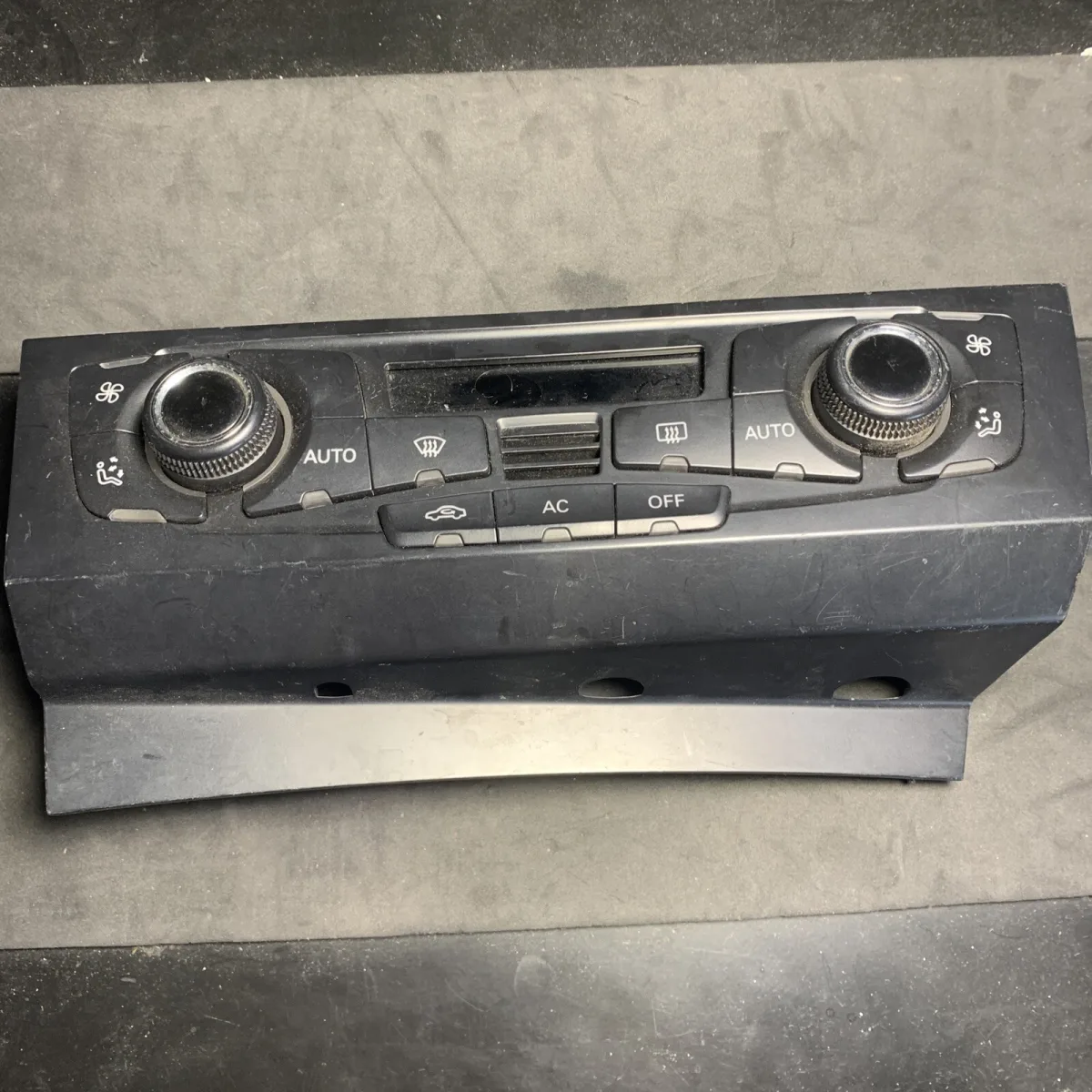 8T1820043AB STRUMENTAZIONE COMANDI CLIMA ARIA CONDIZIONATA AUDI A4