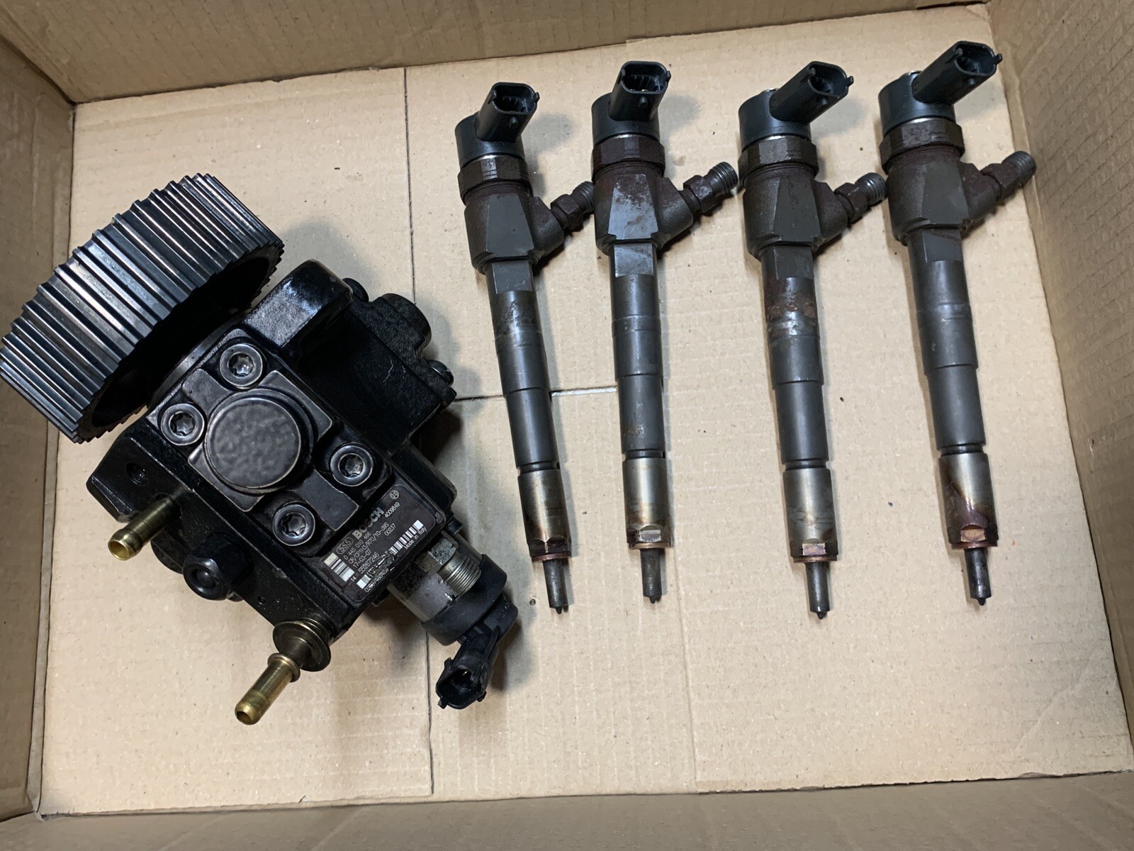 Iniettori 0445110524 POMPA iniezione 0445010466 FIAT  Diesel 1.6 Fiat