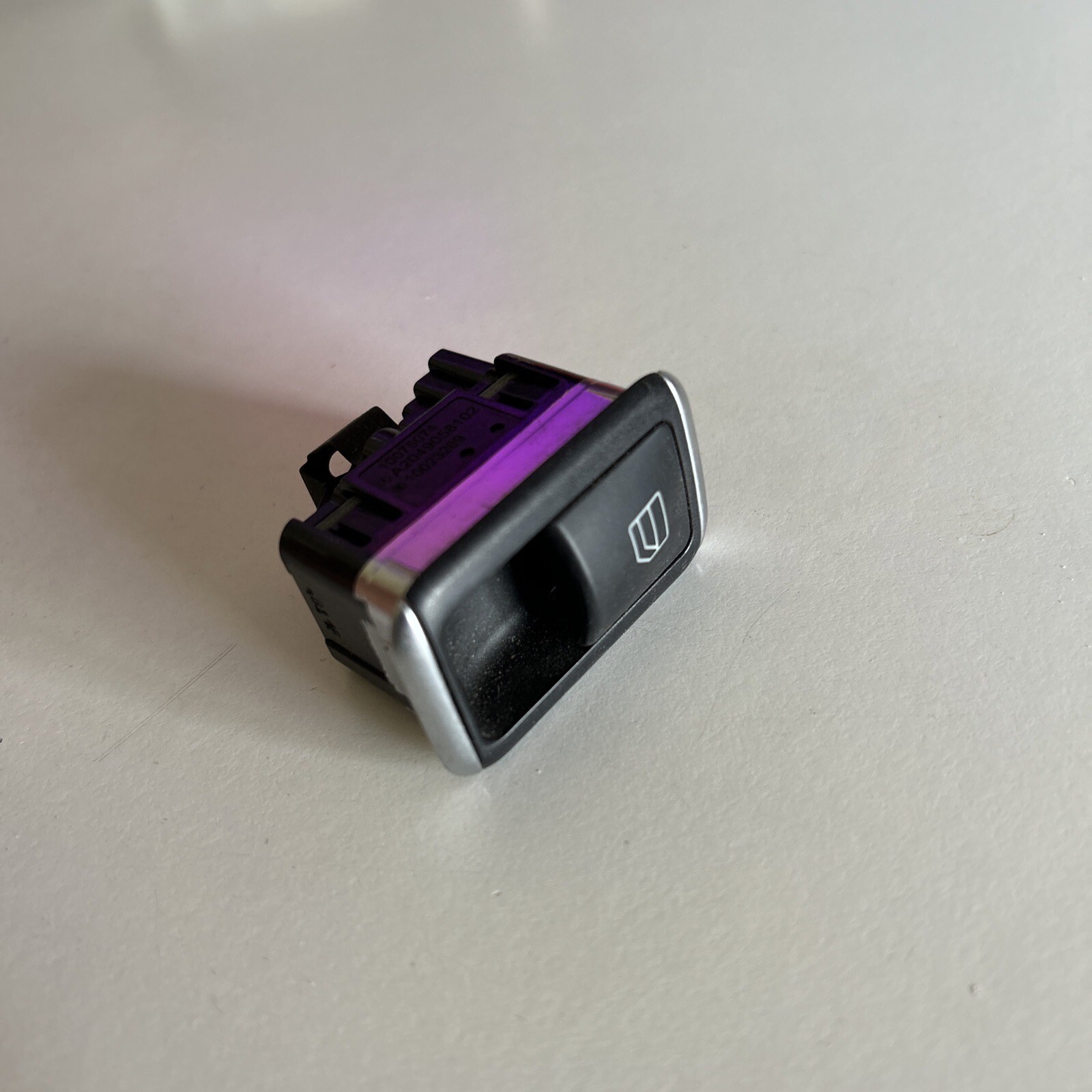 A2049058102 INTERRUTTORE PULSANTE ALZAVETRO ANTER. DX=POSTERIORE DX=SX MERCEDES