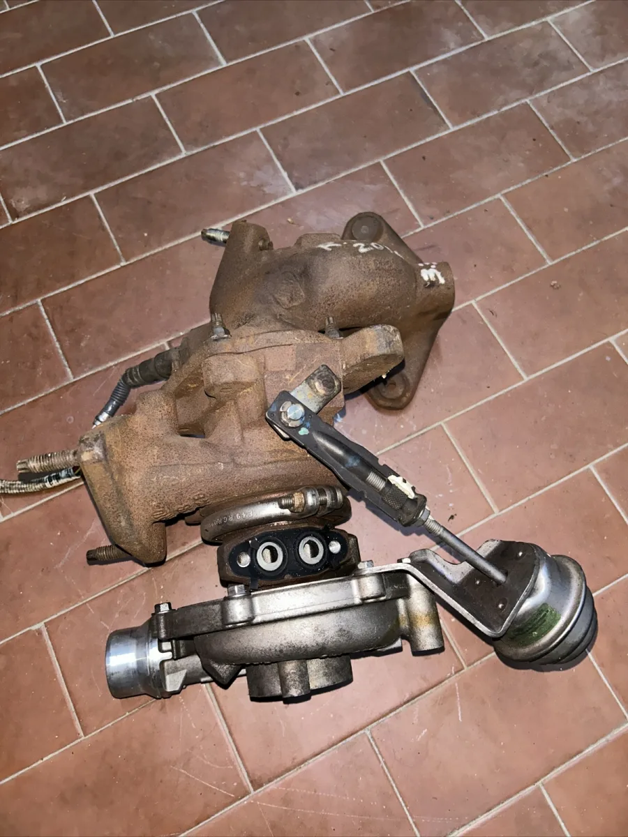 Turbo 144101946R H8200822404 Garrett GT1546LJS 8201054152 2.3 dCi